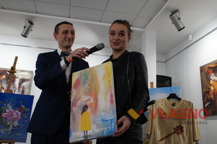благодійний аукціон Володимира Козюка на підтримку Олі Зеленої у Вінниці фото