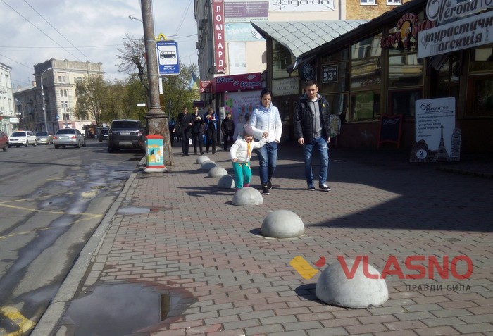 антипаркувальні сфери у Вінниці фото
