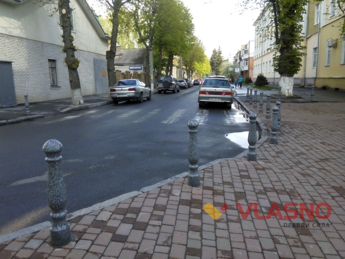 паркування на тротуарах у Вінниці фото