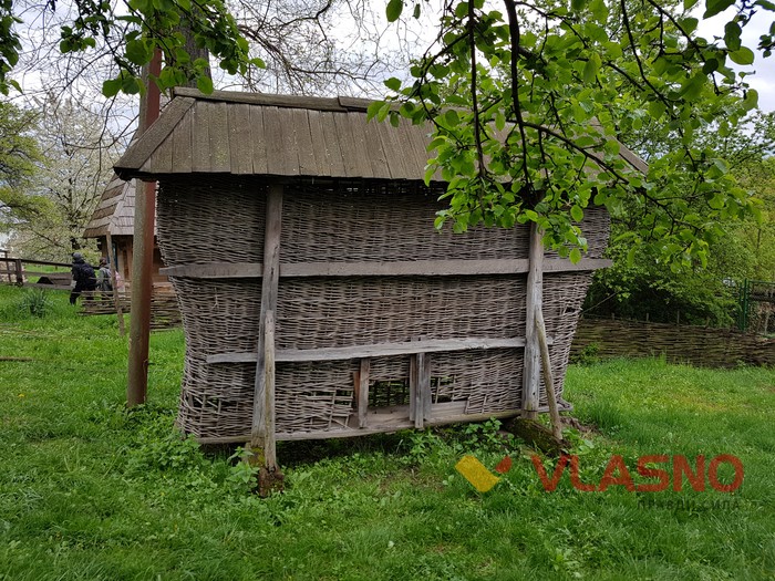 Музей під відкритим небом в Ужгороді фото