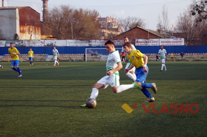 Танці черлідерок та Аллегрова у виконанні ультрас: вінницька «Нива» продовжує перемагати