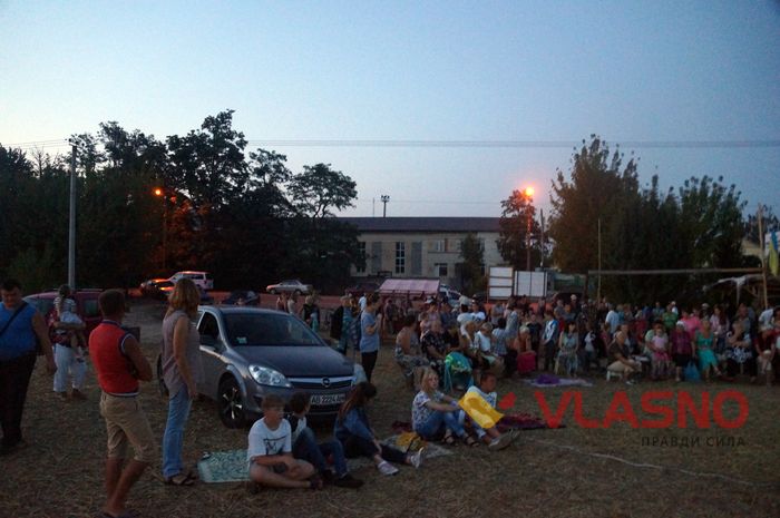 перегляд фільму "Місце на кладовищі" в Сабарові фото