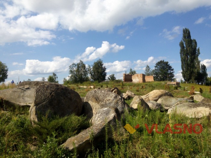парк пам'яті в Новгороді-Волинському фото