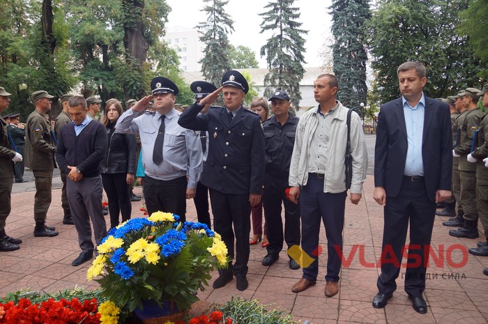 вшанування пам'яті загиблих правоохоронців у Вінниці фото