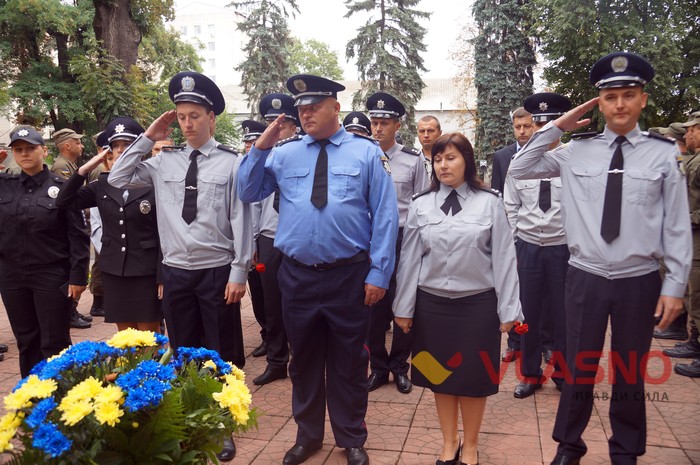 вшанування пам'яті загиблих правоохоронців у Вінниці фото
