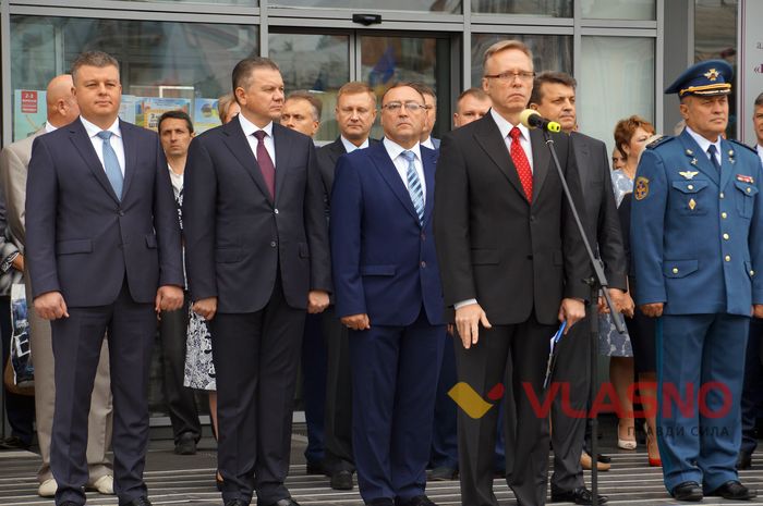 підняття українського прапору у Вінниці фото