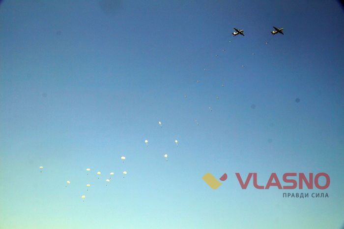 Президент на винищувачі, десантування із прапором та бойова авіація — як Вінниця «день неба» відзначає 