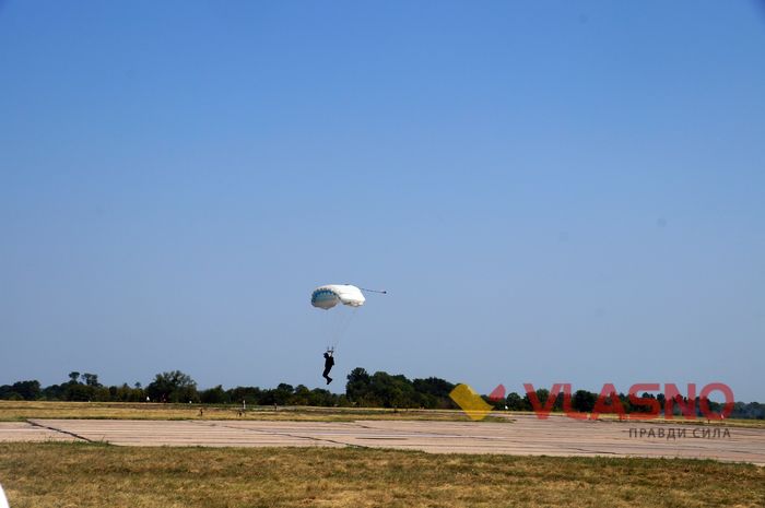 den-povitrianyh-syl-17
