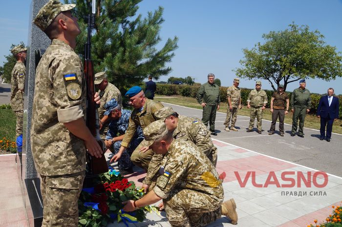 Президент на винищувачі, десантування із прапором та бойова авіація — як Вінниця «день неба» відзначає 