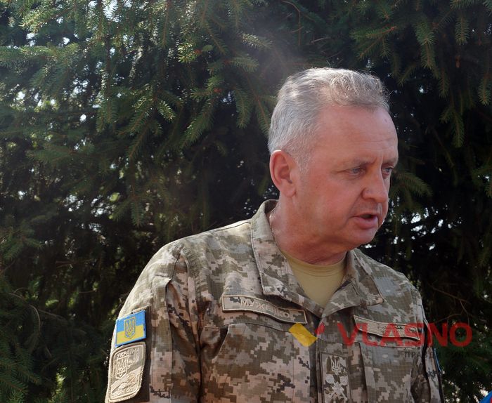Президент на винищувачі, десантування із прапором та бойова авіація — як Вінниця «день неба» відзначає 
