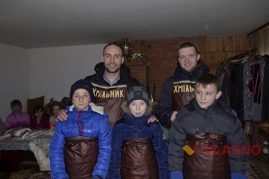 Dity-kuvaly-pidkovy-oberehy-dlya-soldativ-4