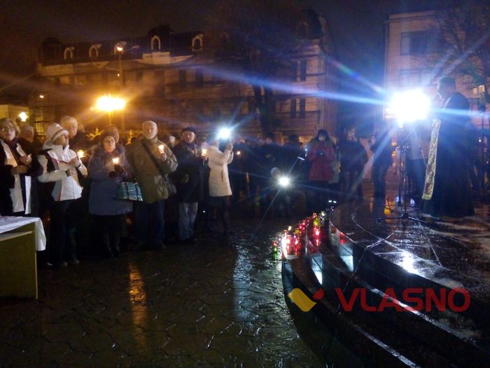 панахида за Небесною Сотнею у Вінниці фото