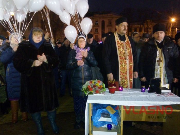панахида за Небесною Сотнею у Вінниці фото
