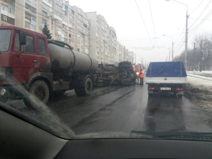 перекинутий асенізатор у Вінниці фото