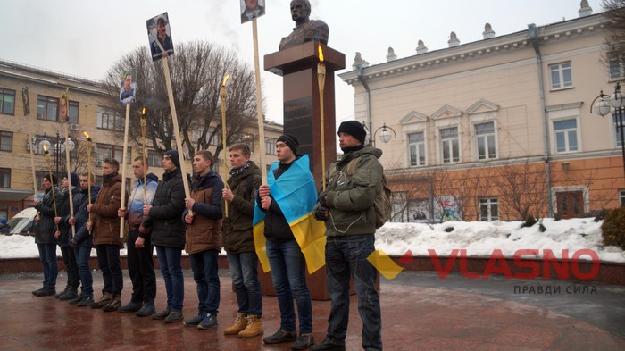 хода на честь Героїв Небесної Сотні у Вінниці фото