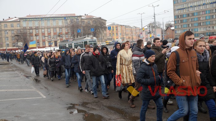 хода на честь Героїв Небесної Сотні у Вінниці фото
