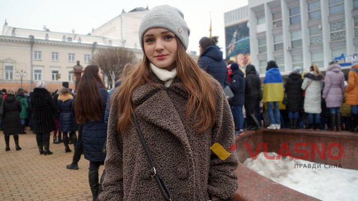 хода на честь Небесної Сотні - вінничанка Вікторія фото