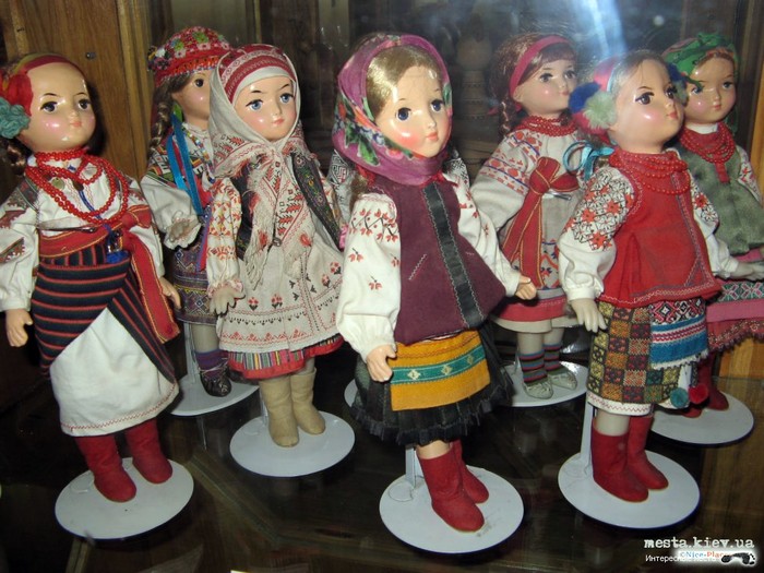 музей ляльок у Києві фото