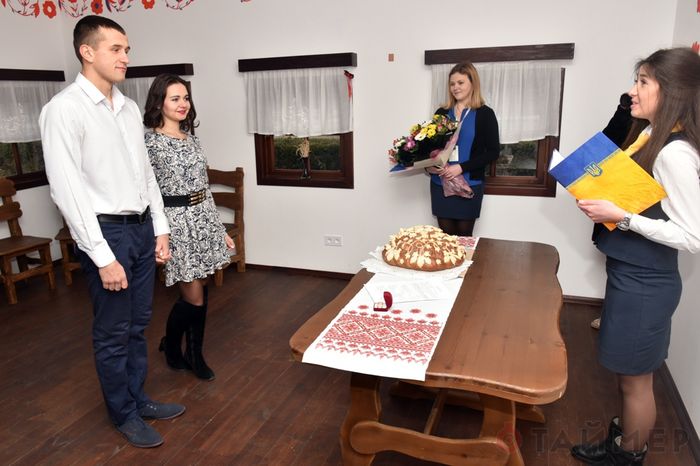 вінничани побралися у "хаті одружень" Саакашвілі фото