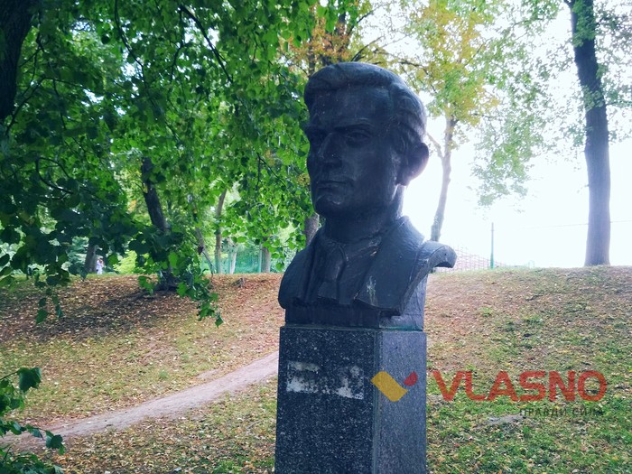 алея літераторів у Вінниці фото