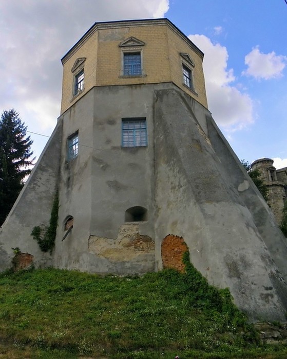 кутова вежа фортеці фото