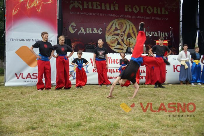 змагання на фестивалі "Живий вогонь" у Хмільнику фото