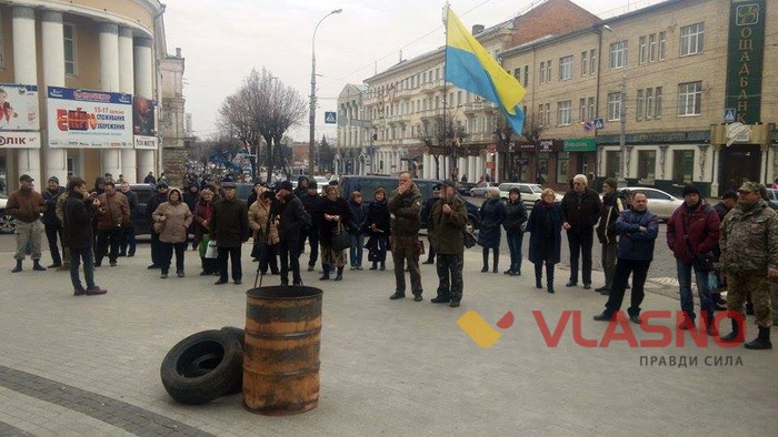 бочка підд Вінницькою ОДА фото