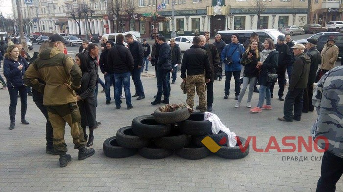 активісти перекрили дорогу у Вінниці фото