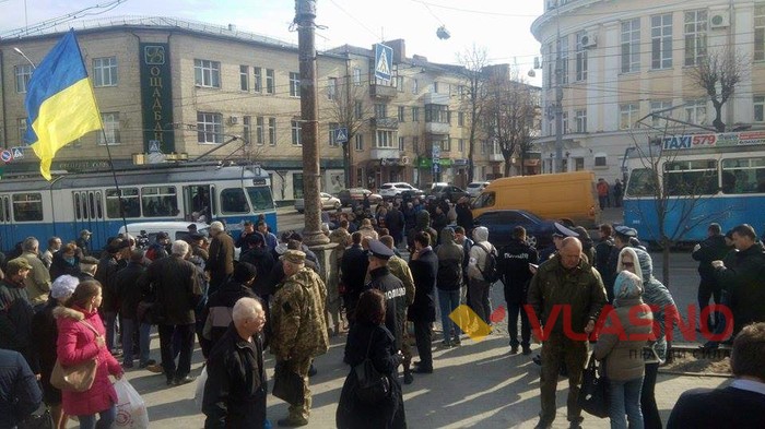 активісти перекрили дорогу у Вінниці фото