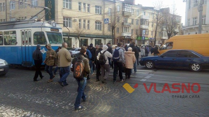 активісти перекрили дорогу у Вінниці фото