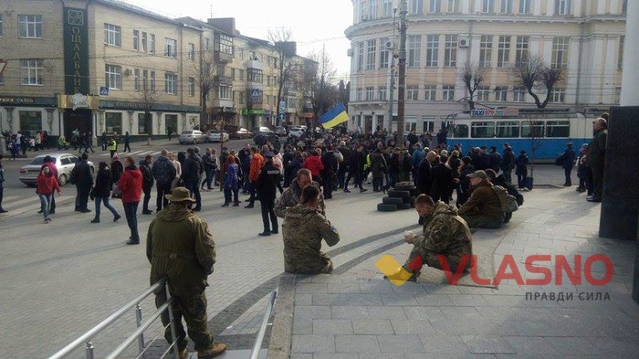 активісти перекрили дорогу у Вінниці фото