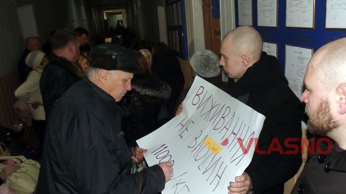 оштрафована за торгівлю яблуками бабуся Надія Паненко фото