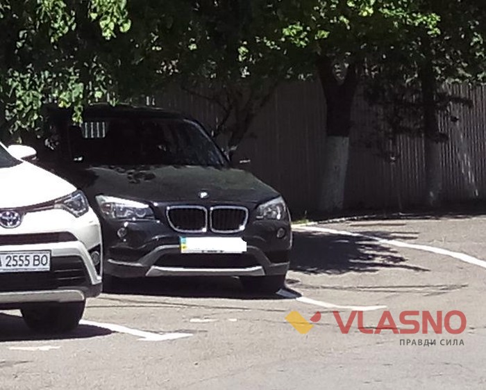 автомобілі вінницьких суддів фото