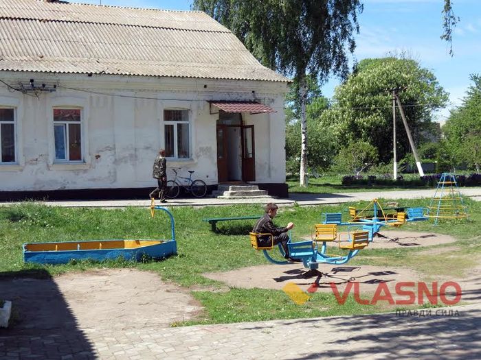 вінницькі волонтери відвідали слабозорих дітей фото