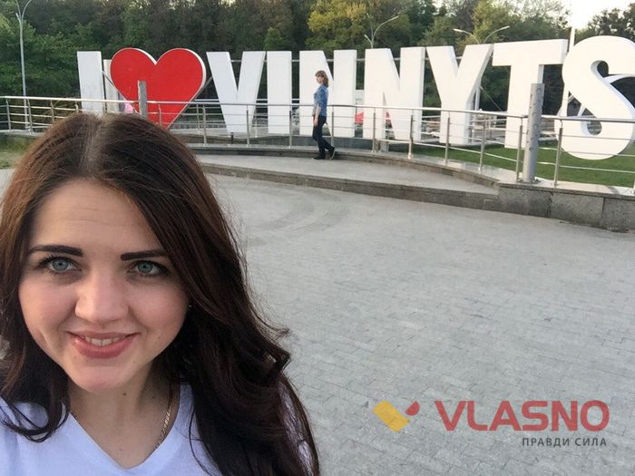 площа перед Центральним універмагом фото