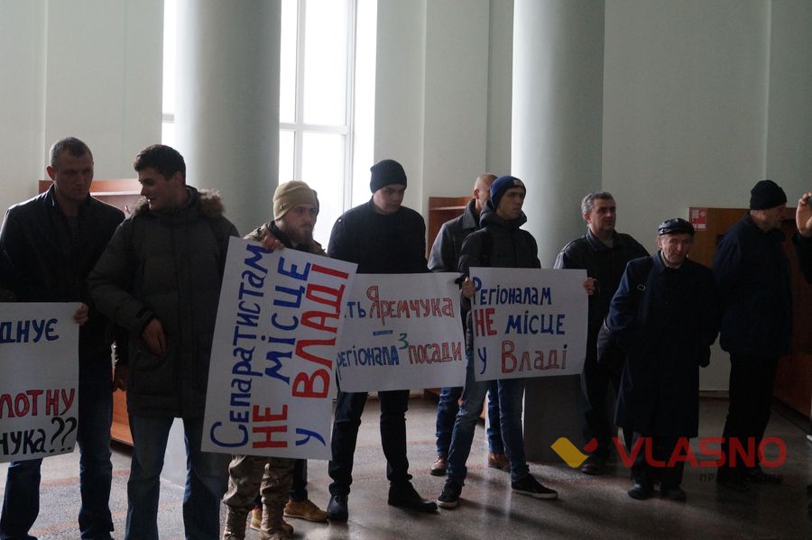 Вінницькі депутати влаштували акцію протесту проти скандального колеги 