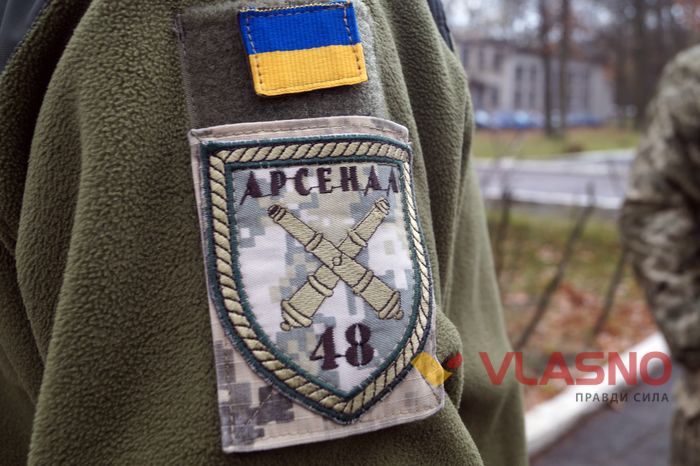 Ніч у пеклі: як калинівські військові евакуйовували 70-тонну «Осу» та гасили палаючі майданчики з боєприпасами 