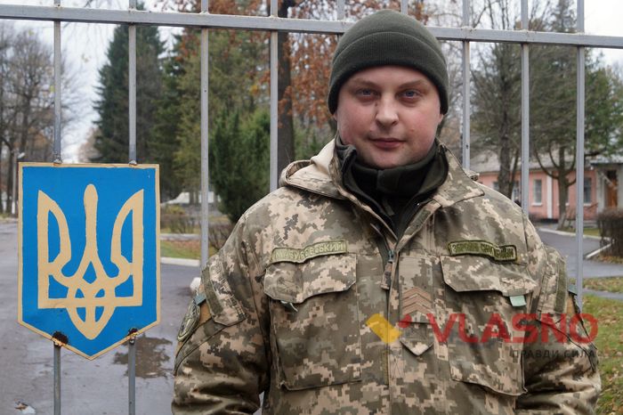 Ніч у пеклі: як калинівські військові евакуйовували 70-тонну «Осу» та гасили палаючі майданчики з боєприпасами 
