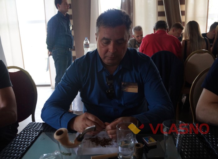 чемпіонат з куріння люльки у Вінниці фото