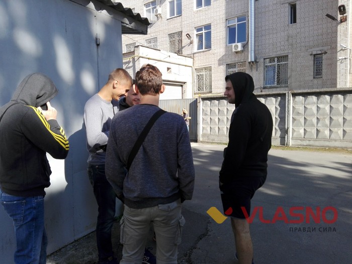 акція протесту під університетом "Україна" у Вінниці фото