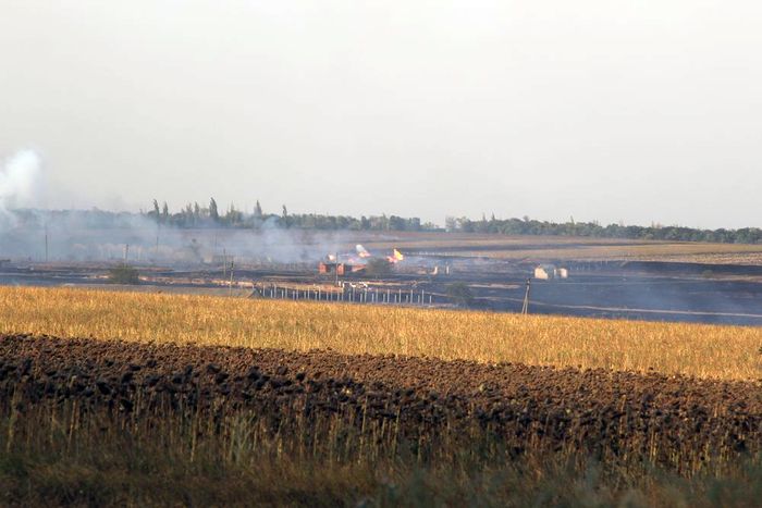 пожежа на військовому складі в селі Новоянісоль фото