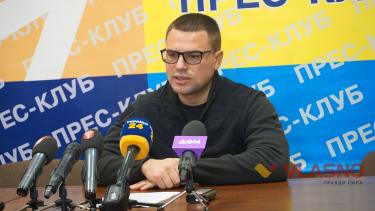 На Вишеньці напали на волонтера, який проводив &ldquo;президентське&rdquo; опитування