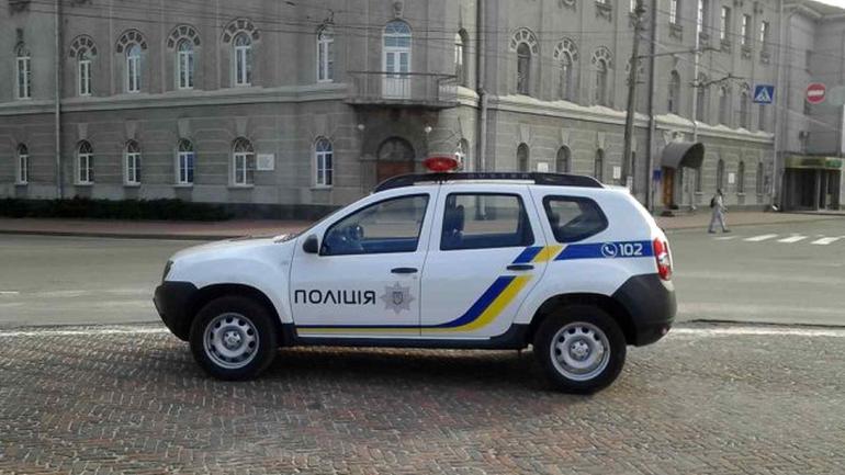 Села Вінницького району скидаються на новий автомобіль для поліції