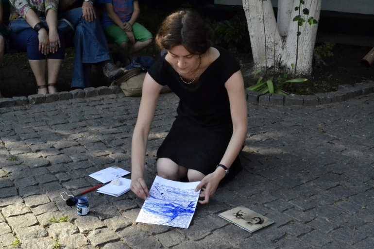 перфоманс "Не доходять ненаписані листи" фото