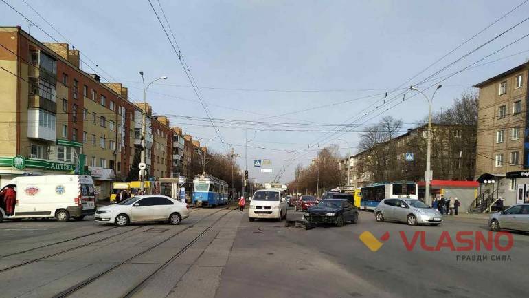 &laquo;Вінничани часто не пропускають &laquo;швидку&raquo; &ndash; Патрульна поліція