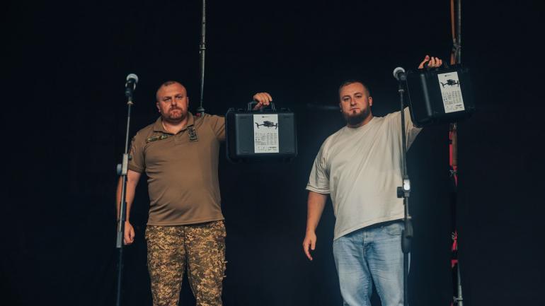 Бригаді &laquo;Червона калина&raquo; від PIROGOV SKY та вінничан передали два дрони для розвідки