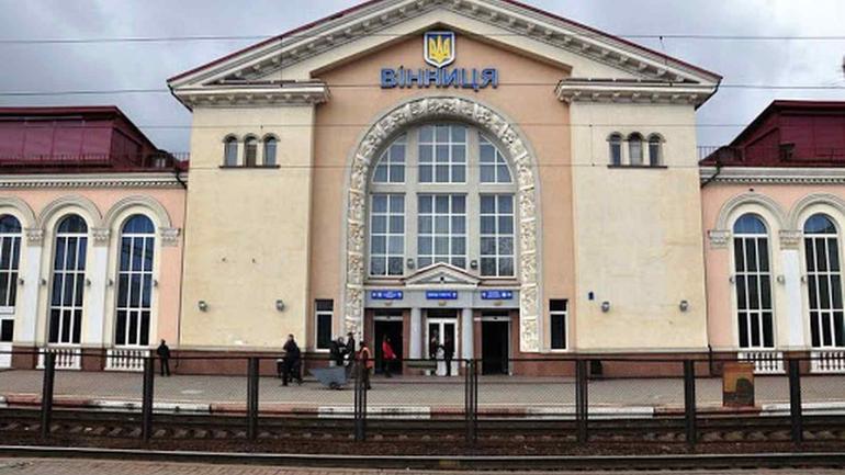 На трьох вокзалах на Вінниччині створять &laquo;коронавірусні&raquo; медпункти