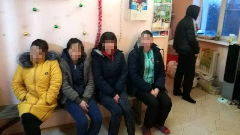 Вінницький підприємець працевлаштував трьох нелегалок з Таїланду