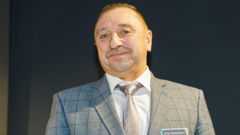 Директор &laquo;Вінницязеленбуду&raquo; купив земельну ділянку за понад 200 тисяч гривень, а його дружина &ndash; дві іномарки вартістю 11 з половиною зарплат