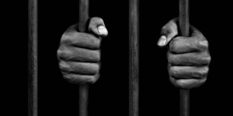 Мешканця Вінниччини підозрюють у розбещенні власної неповнолітньої доньки